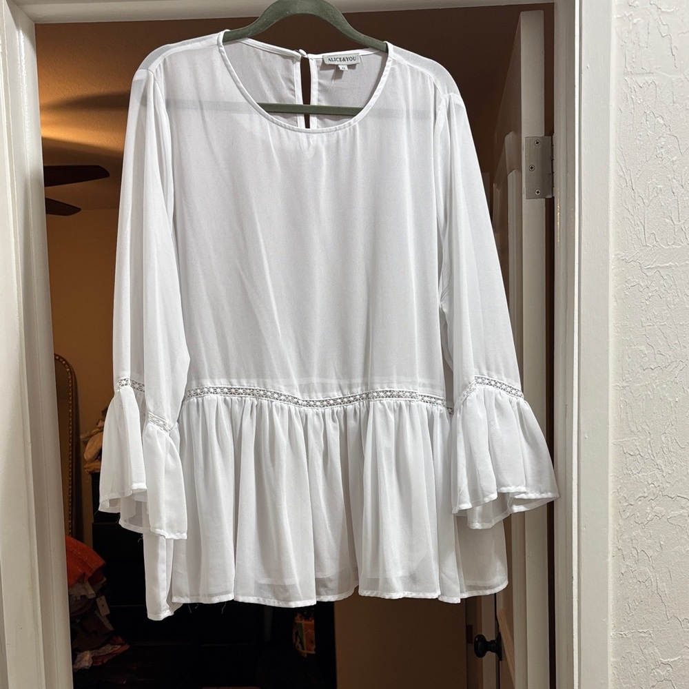 Alice & You White Flared Sleeve Blouse